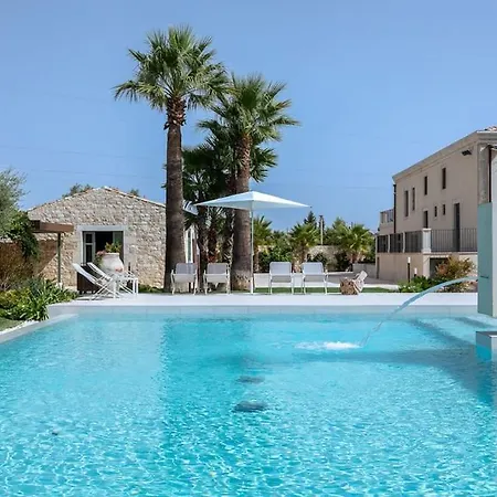 Ideal 14 Pe Private Pool Holiday home *