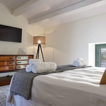 Ideal 14 Pe Private Pool Holiday home
