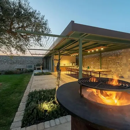 Ideal 14 Pe Private Pool
