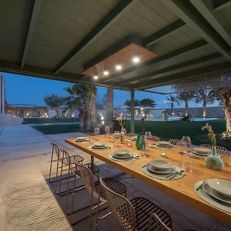 Ideal 14 Pe Private Pool Holiday home
