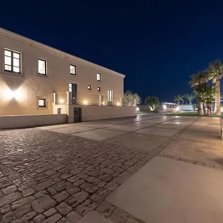 Ideal 14 Pe Private Pool Holiday home