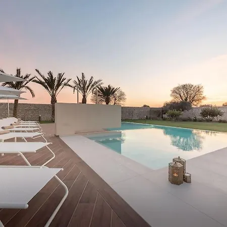 Ideal 14 Pe Private Pool